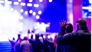 People praying together, A Minute to Win It – What History Taught Me About Prayer